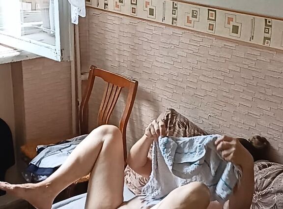 Старушка кайфует
