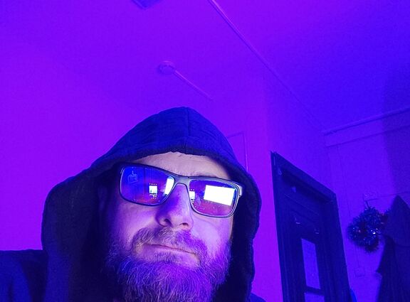 В активном поиске)